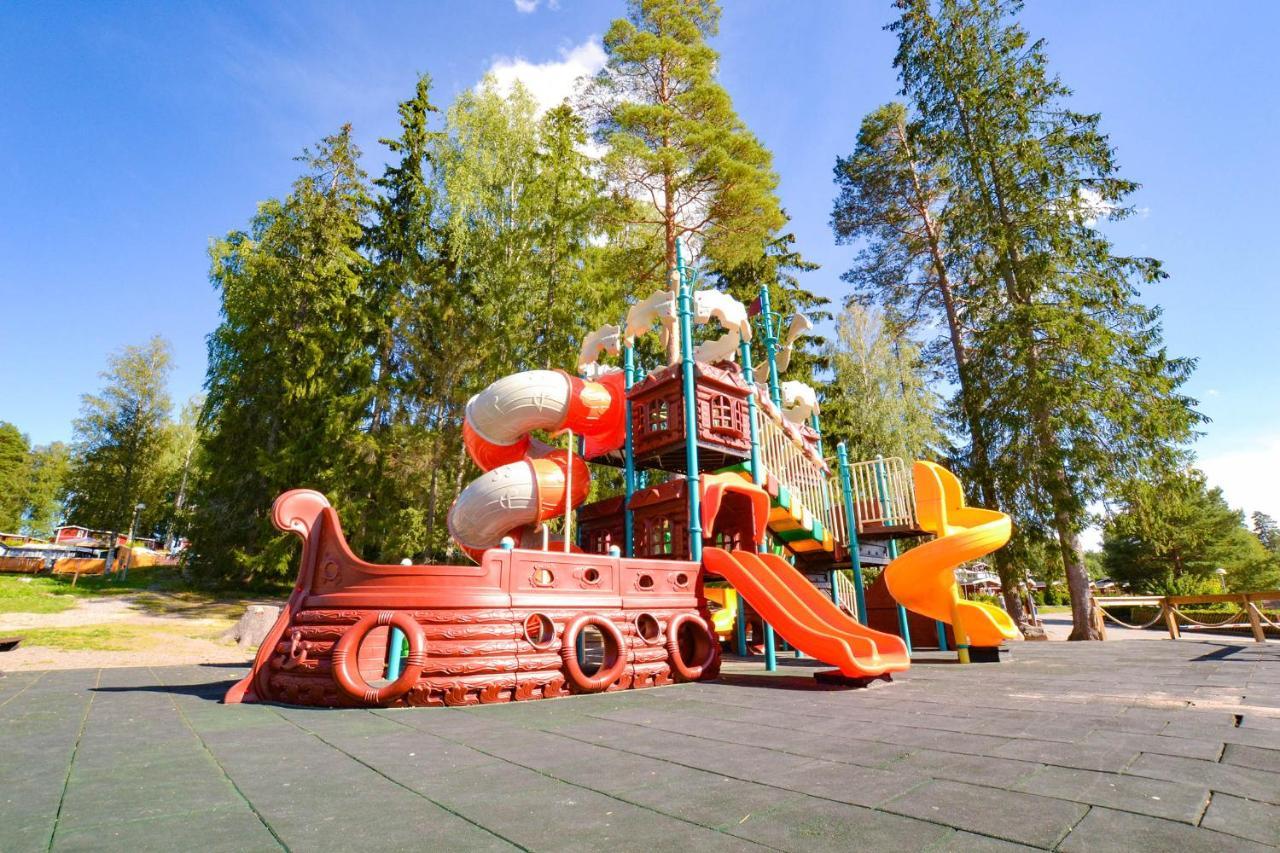 Arjaeng Camping & Stugor Sommarvik Экстерьер фото